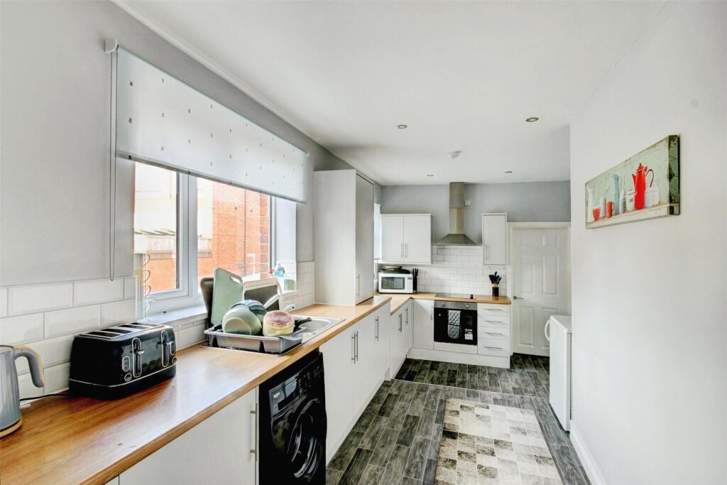 4 Bedroom HMO Producing £24,300 PA