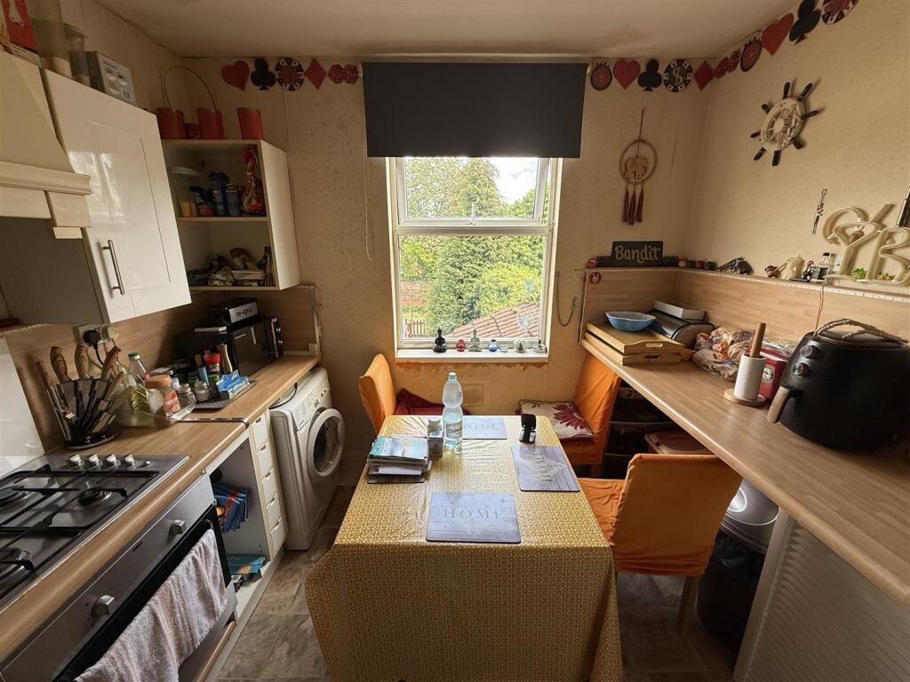 Block of 2 Flats Producing £12,480 PA