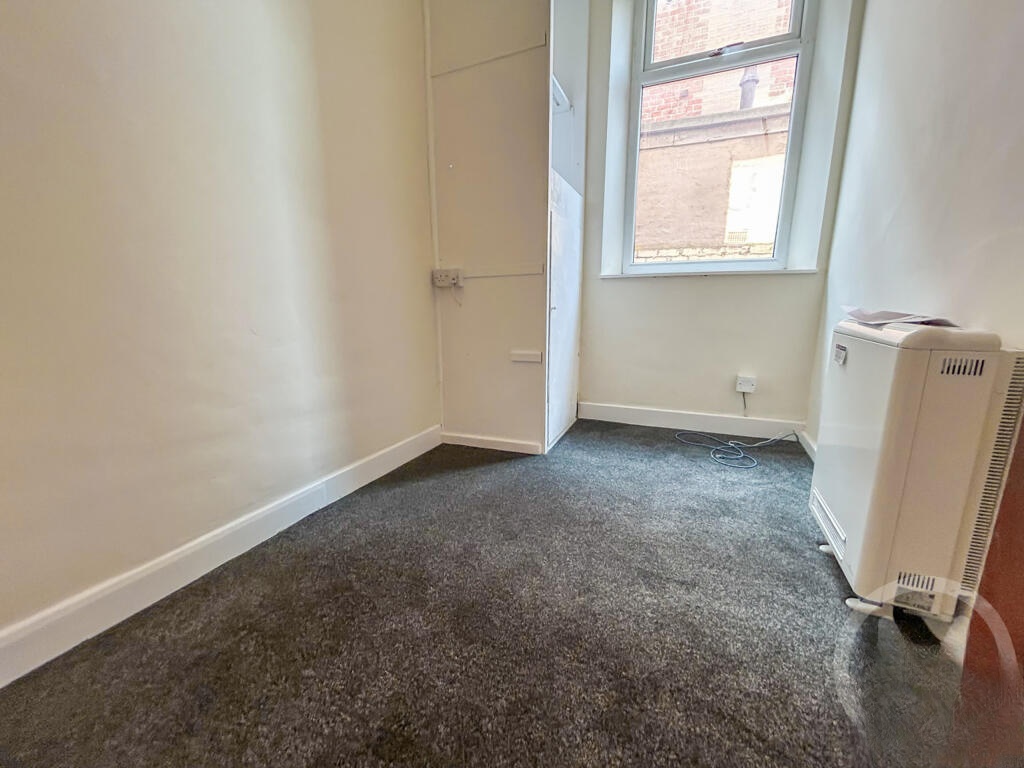 Block of 4 Flats Producing £21,996 PA