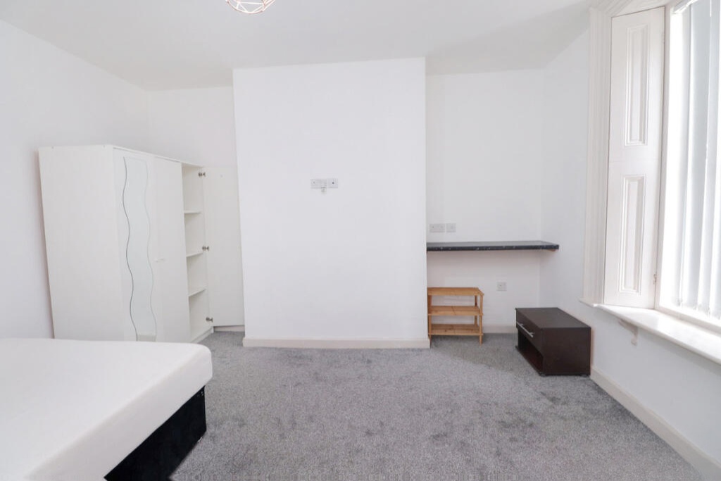5 Bedroom HMO Producing £26,760 PA
