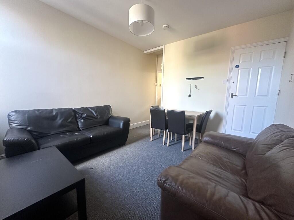 4 Bed HMO Potential To Produce £28,800 PA