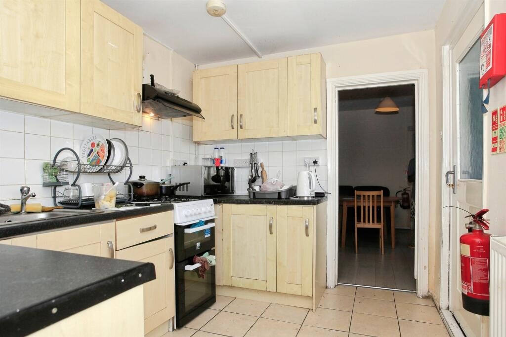 4 Bed HMO Potential To Produce £21,300 PA