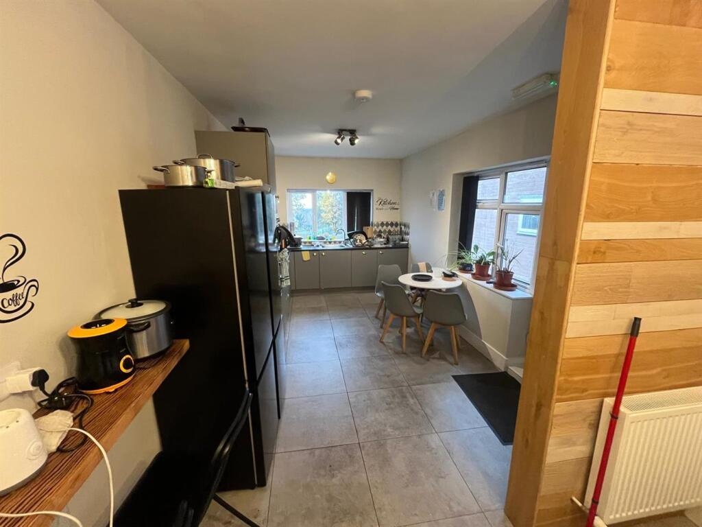 5 Bedroom HMO Producing £31,980 PA