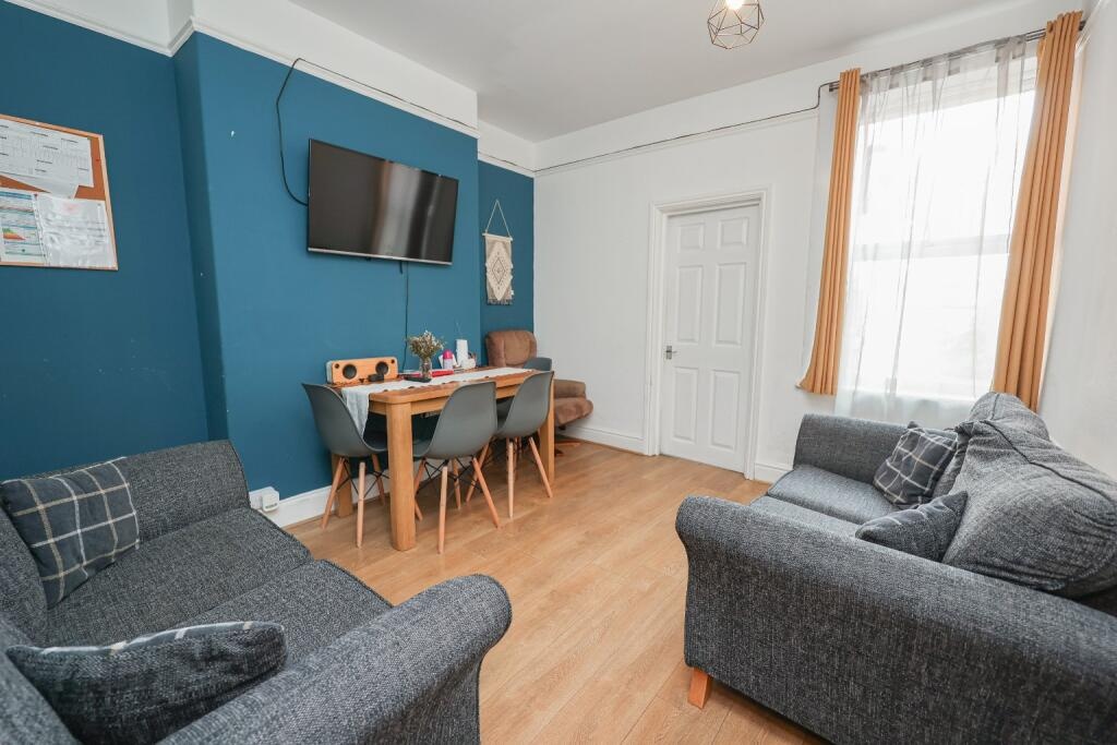 4 Bed HMO Potential To Produce £25,008 PA