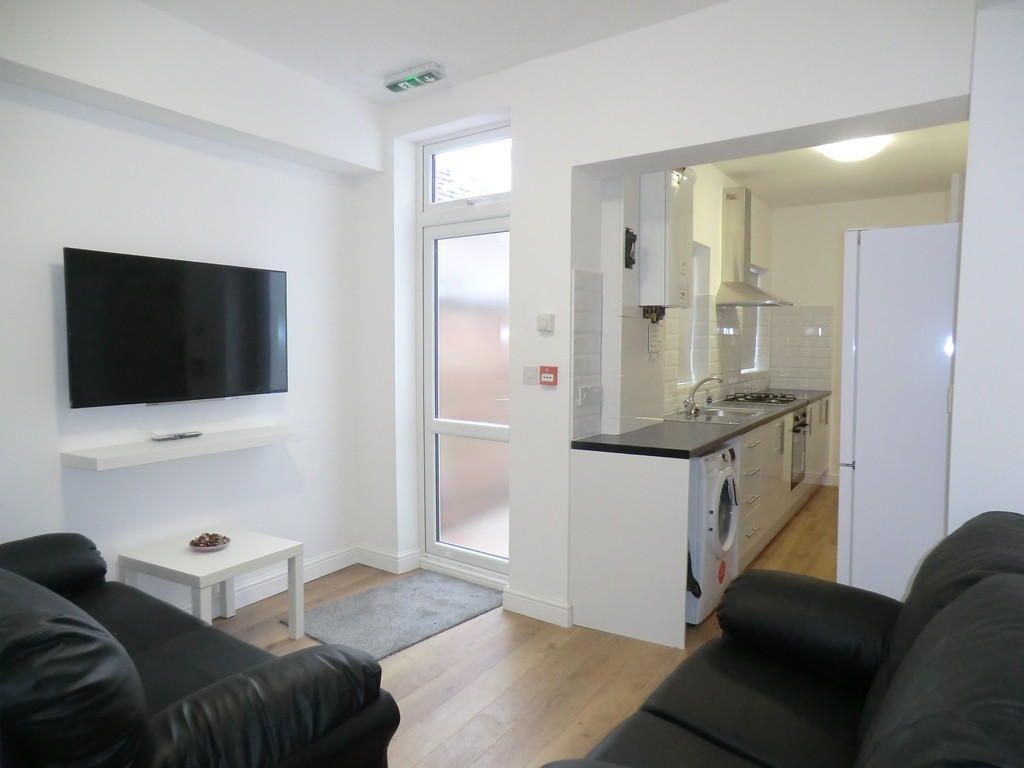 4 Bed HMO Potential To Produce £28,560 PA