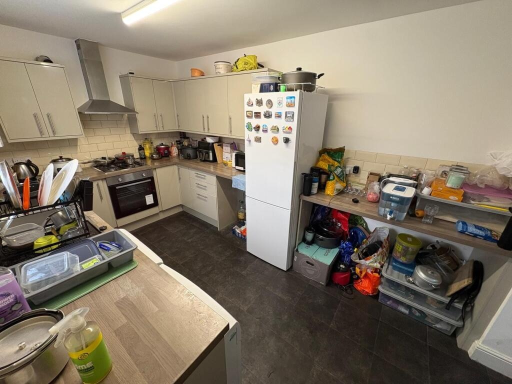 5 Bed HMO Potential To Produce £27,600 PA
